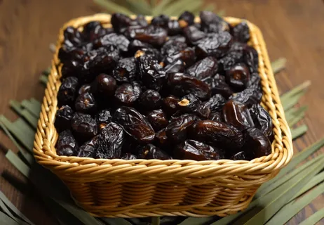 تصویر 4 از خرما مضاقتی طلایی با بافت لطیف و رنگ ویژه